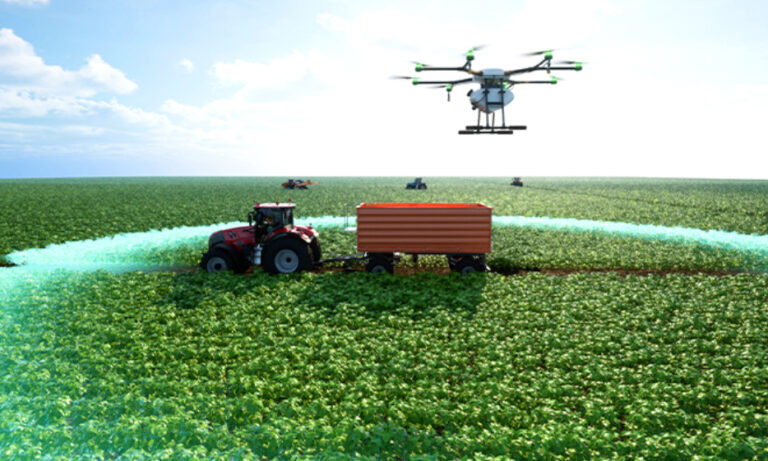Drone volando sobre campo de cultivo junto a maquinaria agrícola moderna, ilustrando avances tecnológicos en el agro y trazabilidad ganadera