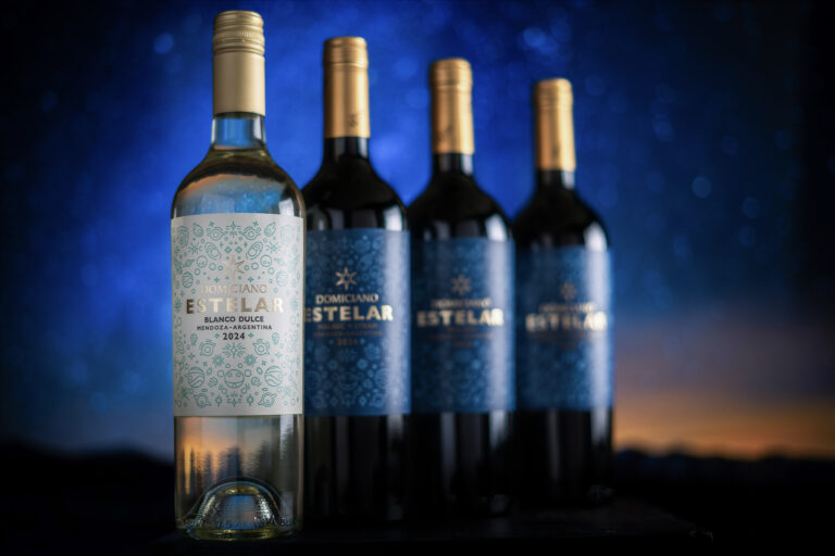 Botellas de vino Domiciano Estelar, edición Blanco Dulce y Malbec, destacadas en la propuesta de la bodega mendocina para la temporada de primavera