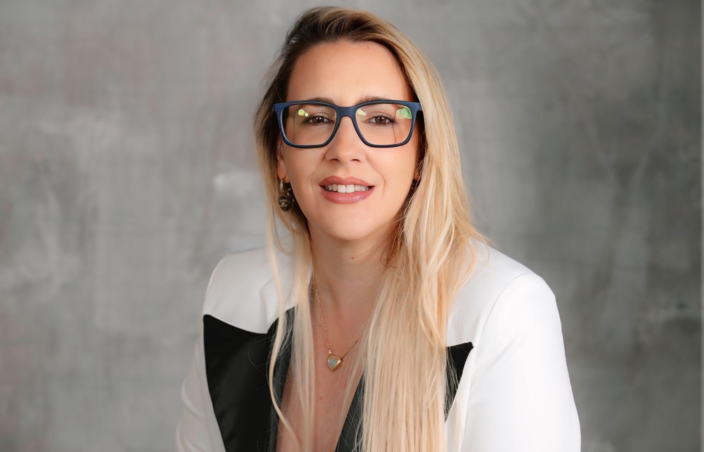 Retrato de Natalia Tagliacozzo, empresaria argentina especializada en innovación, diseño y desarrollo de marcas