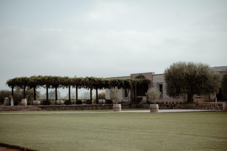 Fachada de la bodega Pulenta Estate en Mendoza, reconocida con el premio Travelers' Choice™ de TripAdvisor