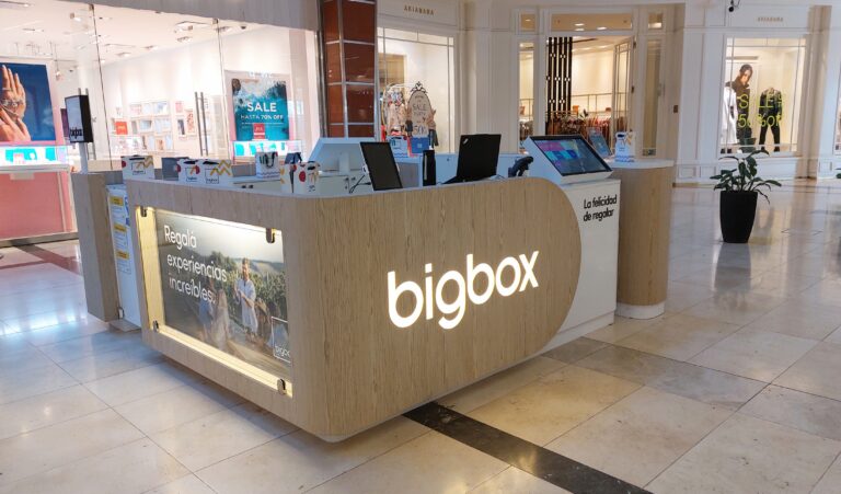 Espacio de Bigbox en un centro comercial mostrando su propuesta de retail phygital de experiencias