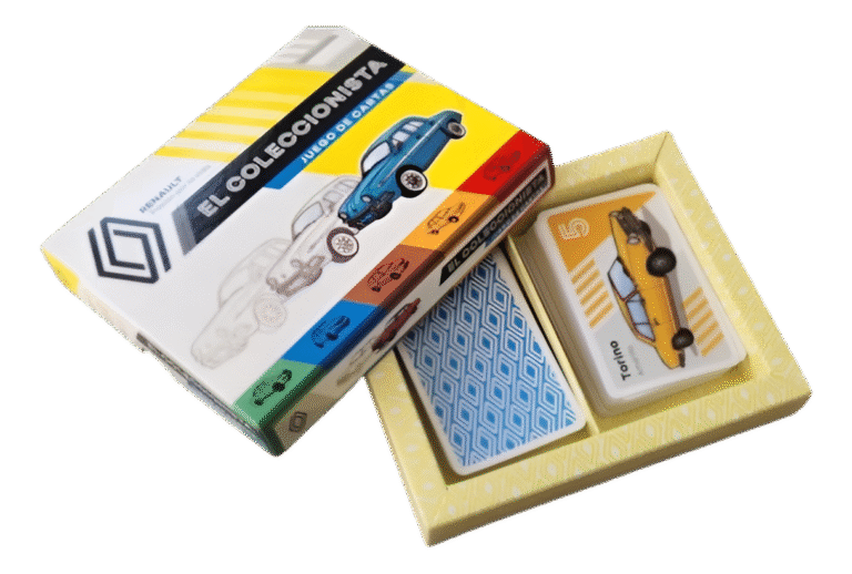 Caja abierta del juego de mesa El Coleccionista de Renault con cartas ilustradas de autos clásicos