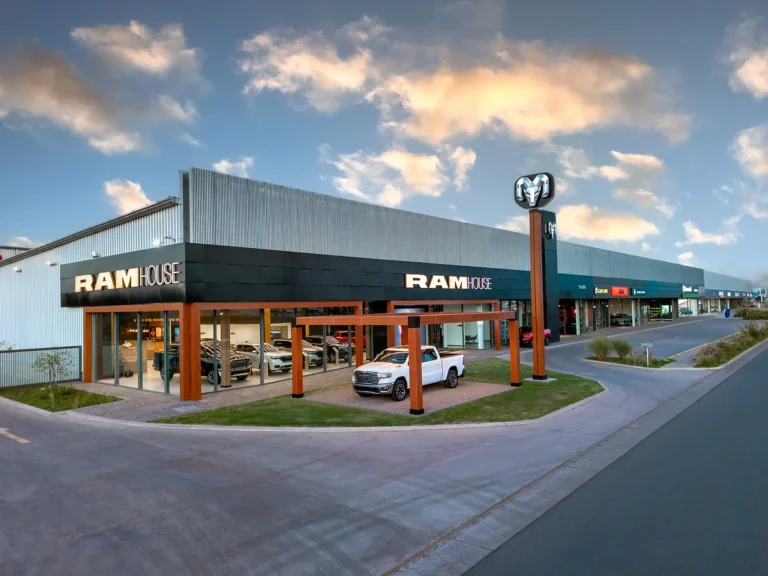 Exterior de un RAM House en Argentina, el nuevo espacio de la marca RAM que acompaña el lanzamiento de la pick-up RAM Dakota