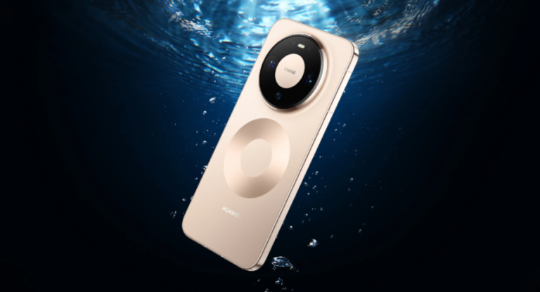 Smartphone moderno con cámara avanzada y tecnología de inteligencia artificial capturando imágenes bajo el agua