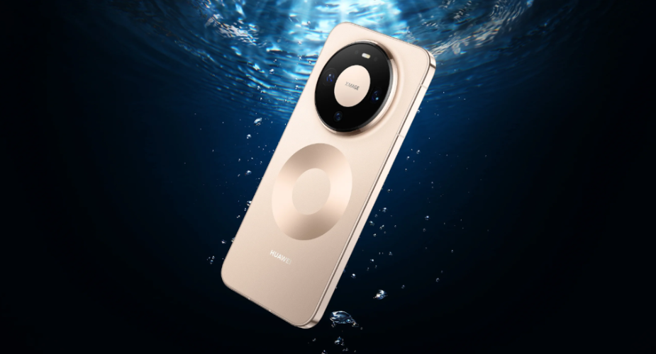 Smartphone moderno con cámara avanzada y tecnología de inteligencia artificial capturando imágenes bajo el agua