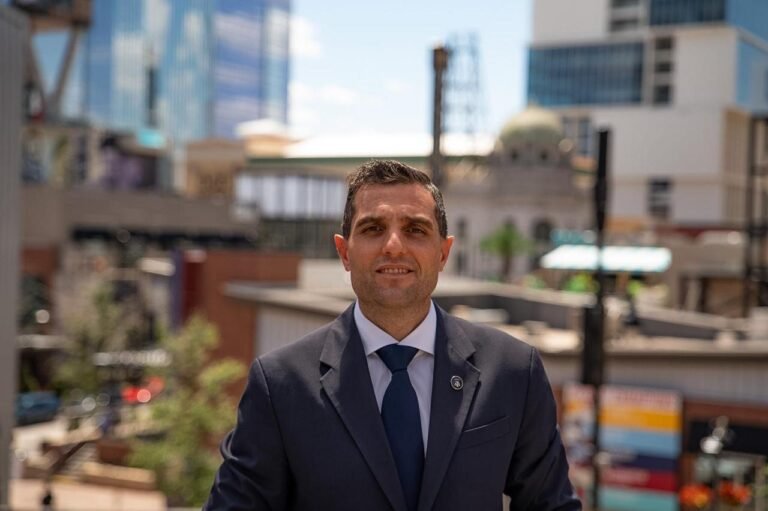 Leandro Petersen, ejecutivo especializado en marketing y negocios deportivos, durante una actividad profesional