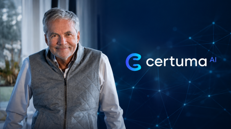 Martín Varsavsky junto al logo de CertuMA AI en una composición tecnológica