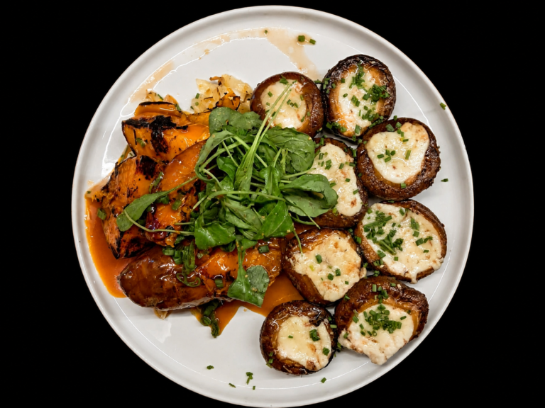 Plato especial de SAMPA con vegetales asados y hongos gratinados