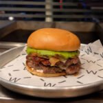 Hamburguesa Dylan de Williamsburg, el clásico que marcó la historia de la marca y vuelve a sus orígenes