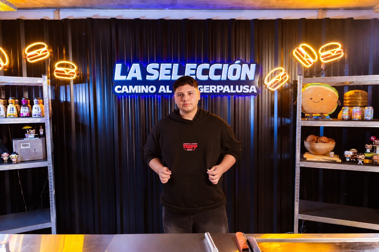 Robertino Aguilera, fundador de Tripp American Burger, durante la selección para competir en Burgerpalusa 2026